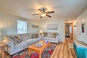 Living Area | Free WiFi | Smart TV | Central Heat & A/C