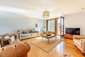 Walnut Barn Sitting Room - StayCotswold