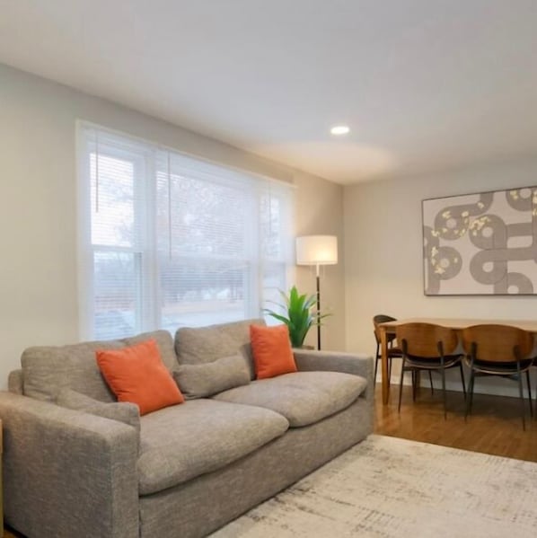 Experience the beauty of Overland Park, KS. This cozy and fully-equipped property offers the perfect home away from home for your next stay. 
