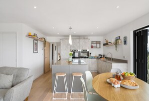 Enjoy a morning coffee and breakfast from the breakfast bar with views of the Cornish countryside