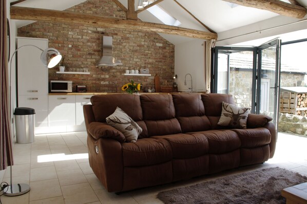 Spacious lounge, dining and kitchen at Holt Barn, Newlands Farm near Kirkby Malzeard in Nidderdale AONB