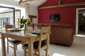 Spacious lounge, dining and kitchen at Holt Barn, Newlands Farm near Kirkby Malzeard in Nidderdale AONB