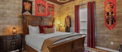 Indulge in magic with a Harry Potter room: king bed, Roku TV, enchanting decor. 