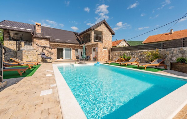pool