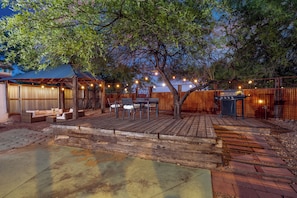 Backyard (NOTE: Backyard area shared with guests in casita/separate listing)