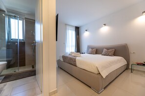 Schlafzimmer 1