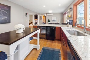 Beautiful new kitchen well equipped with lots of counter space