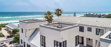 WELCOME TO THE RENOVATED LUXURY CONDO MUSICIAN IN SEASIDE