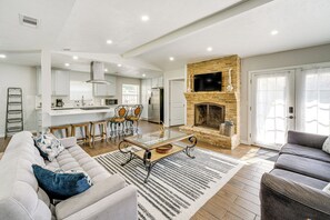 Living Room | Futon | Flat-Screen TV