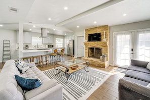 Living Room | Futon | Flat-Screen TV