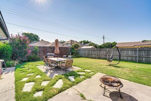 Fenced-In Yard Area | Grill | Outdoor Dining | Fire Pit