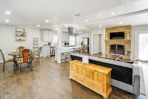 Living Space | Free WiFi | Central A/C