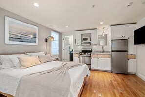 Private room and Kitchen