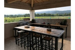 屋外ダイニングエリア