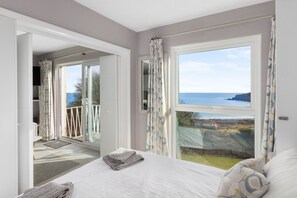 Freshwater Seaside Apartment