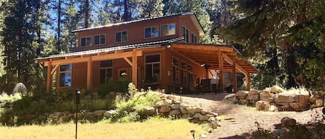 Shadow Pines Cabin - Totally Private - Handicap Accessible