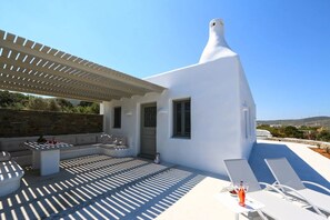 Luxury Paros Houses by VillaMore