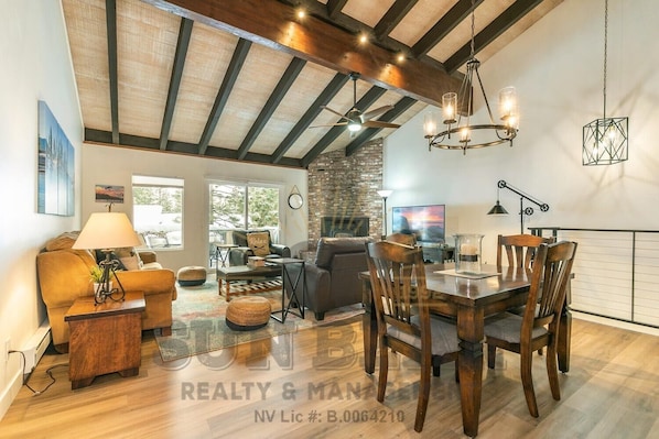 Living room / Dining room