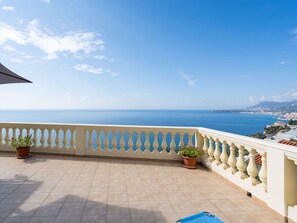 Property, Sky, Balcony, Ocean, Sea, Azure, Real Estate, Horizon, House, Building