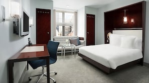 1 Queen bed