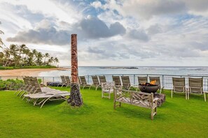 Oceanfront fire pit to enjoy the view!