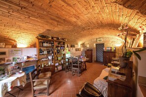 Entrance / Reception
