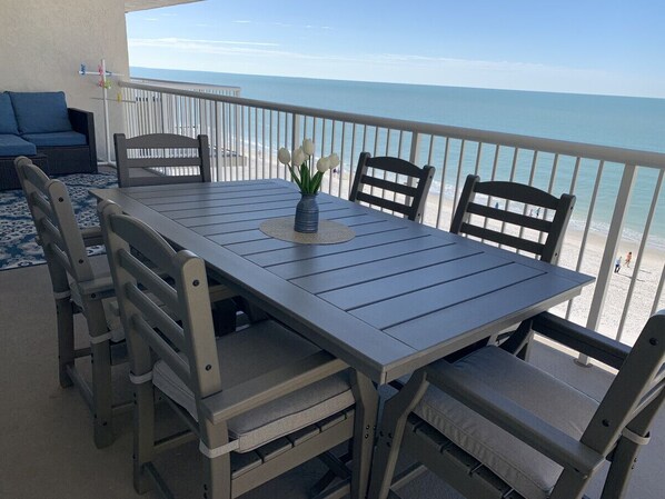 Dining table with seating for 6