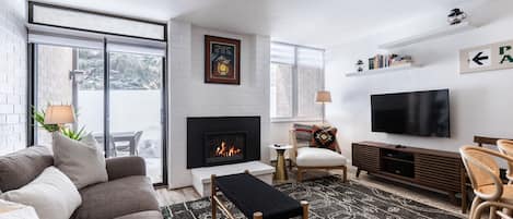 Cozy Living Room | Gas Fireplace, Queen Sleeper & Patio w/ Mountain Views