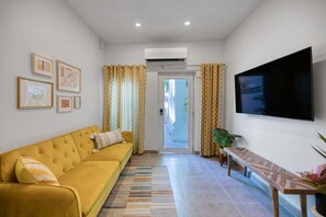 Pineapple Living Room