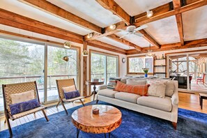 Living Room | Free WiFi | Electric Heating