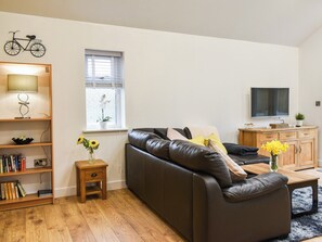 Open plan living space | Perthi Bach, Porthmadog