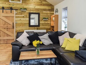 Open plan living space | Perthi Bach, Porthmadog