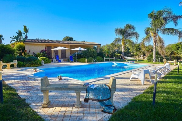 Garden, Outdoor, Pool