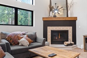 Our relaxing home is perfect for families or friend groups up to 9 people. Located near the base of Peak 8 and minutes from downtown Breckenridge, Paradise Peaks is the ultimate home base for all your mountain adventures!