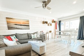 Large, open concept floor plan