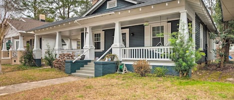 Rocky Mount Vacation Rental | 2BR | 1BA | 1,150 Sq Ft | 5 Steps to Access