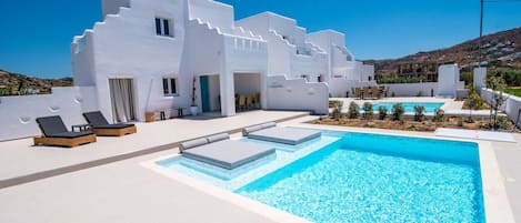 Beautiful Naxos Villa | 3 Bedrooms | Private Villa with Pool | Wonderful Mountain View & Private Swimming Pool | Plaka
