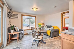 Living Room | Smart TV | Dining Table | DVD Player