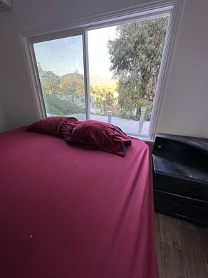 King size bed, AC, and Hollywood Sign Views