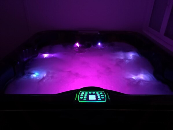 Bain à remous intérieur