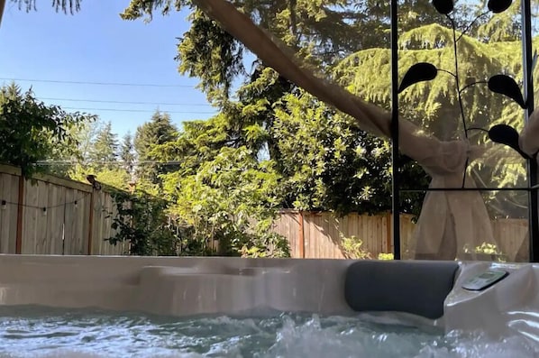 Bain à remous extérieur