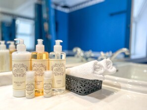 Bathroom amenities