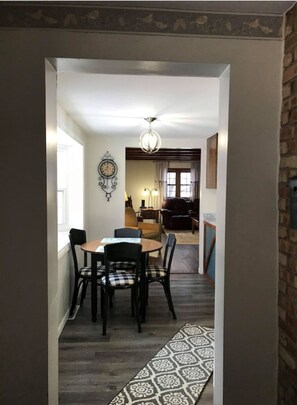 Kitchen/Small Table