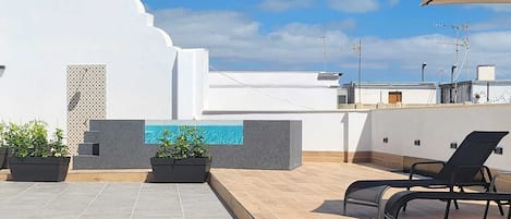 Rooftop pool