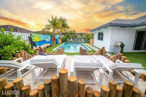Making a splash in the world of trendy pool aesthetics.