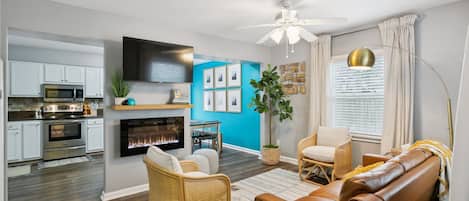 Home Decor, Indoors, Furniture, Living Room, Table