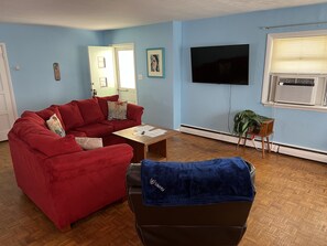Furniture, Indoors, Living Room, Couch, Screen