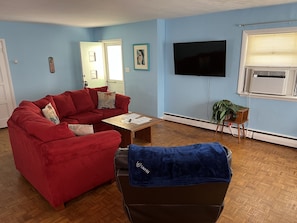Furniture, Indoors, Living Room, Couch, Screen