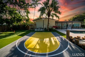 Escape to the fantastic beauty of our baquetball court