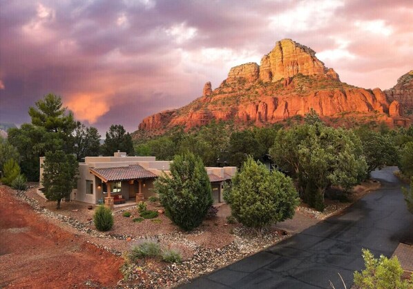 Nestled in the Chapel area of Sedona, this beautiful home is on a corner lot in a quiet neighborhood that backs to Mammoth Rock.